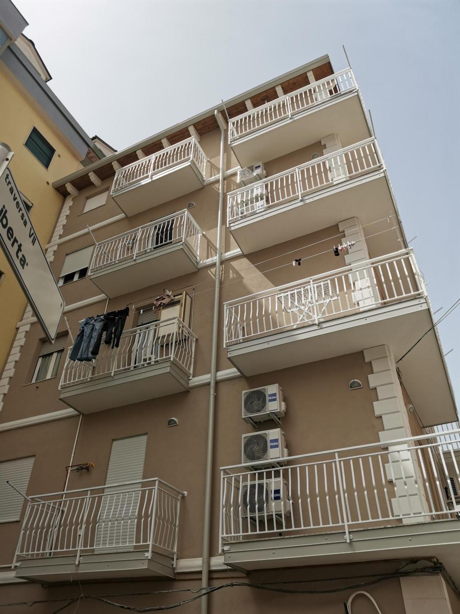 Palazzo Buscema - Appartamenti & Residence Crotone Exterior foto
